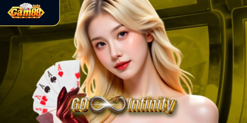 Dealer xinh đẹp, thân thiện đang chia bài trong một ván Baccarat trực tuyến